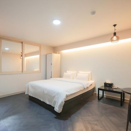 Vip Hotel Mokpo Eksteriør billede