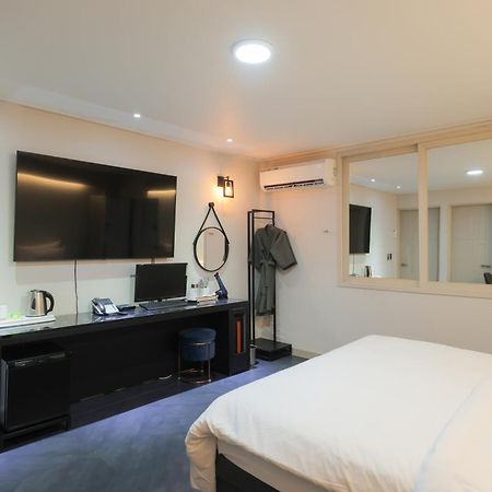 Vip Hotel Mokpo Eksteriør billede